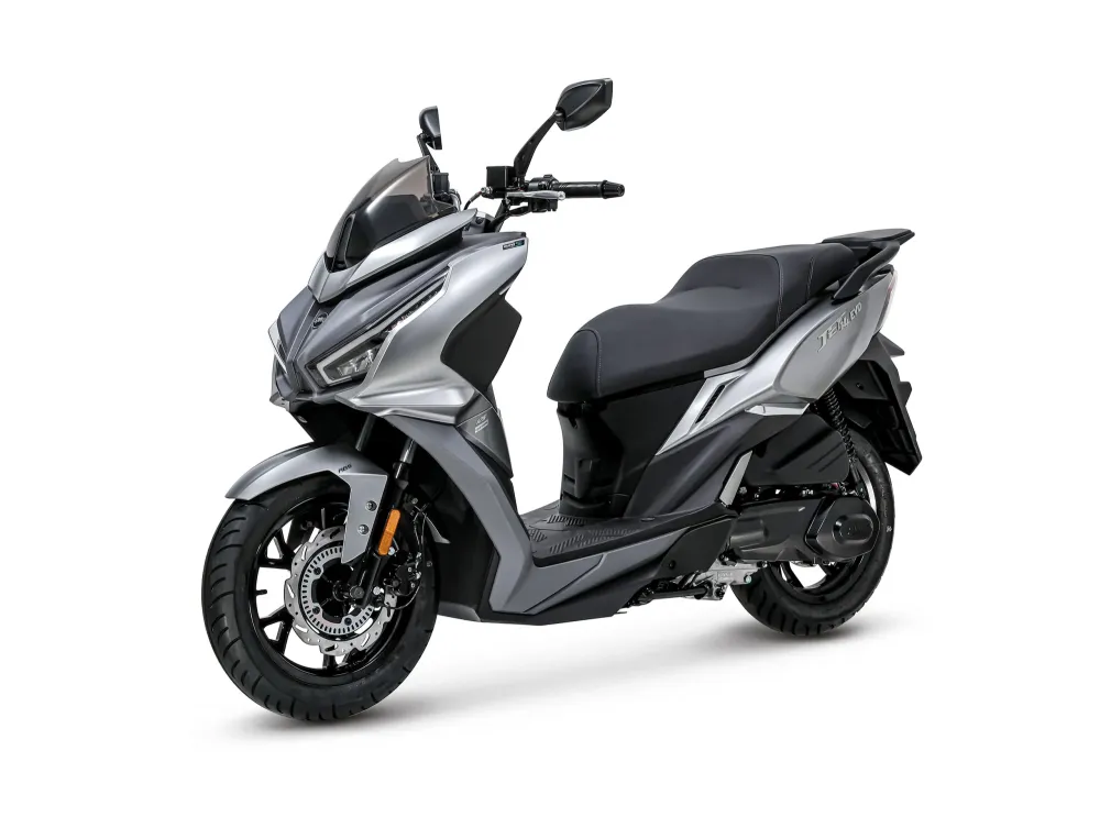 SYM_Jet14_EVO_BK-2593U_M4_Langle_2560px