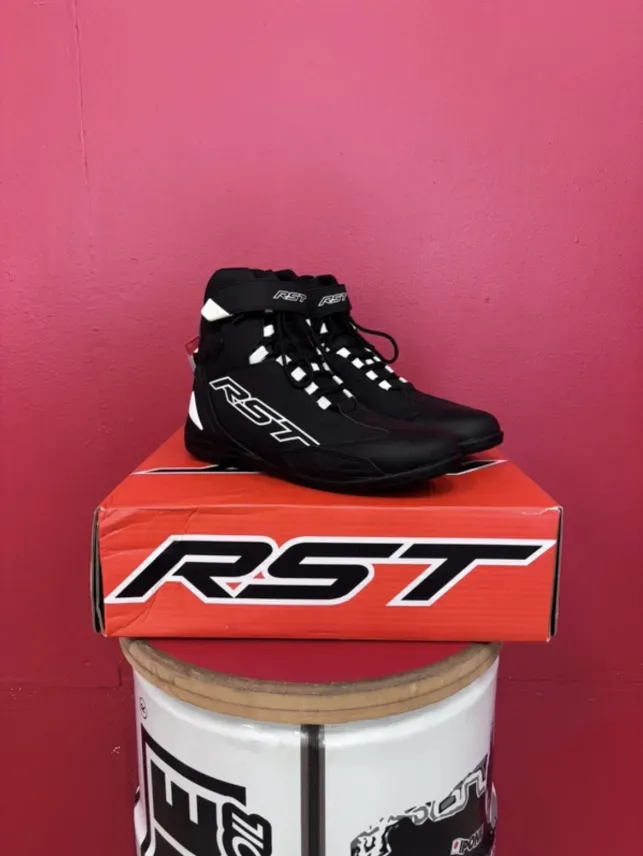 Bottes moto RST Sabre Homme trois quart